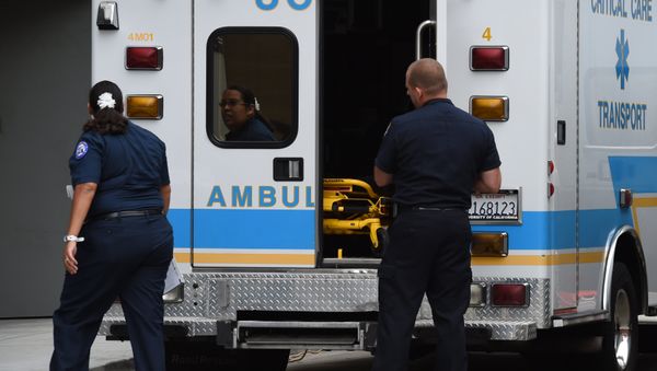 At least 22 people, mostly children, got intoxicated and were sent to hospital following a chemical incident at a Lafayette recreation center’s pool in the US state of Colorado, local media reported - Sputnik International