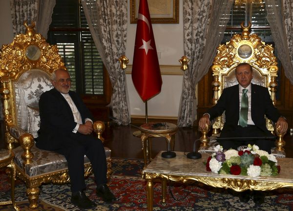 Turkey's President Tayyip Erdogan meets with Iran's Foreign Minister Mohammad Javad Zarif in Istanbul, Turkey March 19, 2016 - Sputnik International