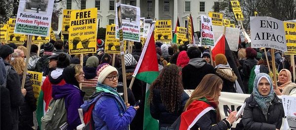 Activists protest US policy concerning US foreign policy regarding the Middle East in front of the White House on March 20, 2016 - Sputnik International