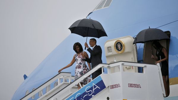 President Barack Obama and his wife Michelle exit Air Force One as they arrive at Havana's international airport for a three-day trip, in Havana March 20, 2016 President Barack Obama and his wife Michelle exit Air Force One as they arrive at Havana's international airport for a three-day trip, in Havana March 20, 2016 - Sputnik International