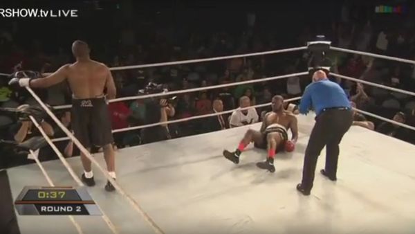 Roy Jones records big KO on Phillips - Sputnik International