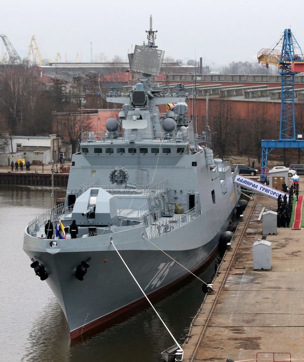 First flag hoisting ceremony on frigate Admiral Grigorovich in Kaliningrad - Sputnik International