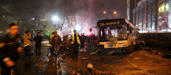 Emergency workers work at the explosion site in Ankara, Turkey March 13, 2016 Emergency workers work at the explosion site in Ankara, Turkey March 13, 2016 - Sputnik International