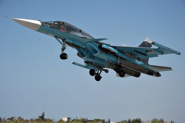 Russian aircraft at Hemeimeem Air Base in Syria Russian aircraft at Hemeimeem Air Base in Syria - Sputnik International