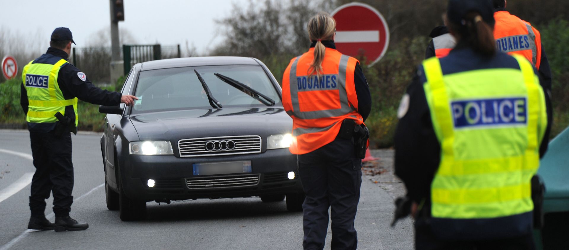 French border and customs police control vehicles at the France-Belgium border. File photo French border and customs police control vehicles at the France-Belgium border. File photo - Sputnik International, 1920, 24.02.2021