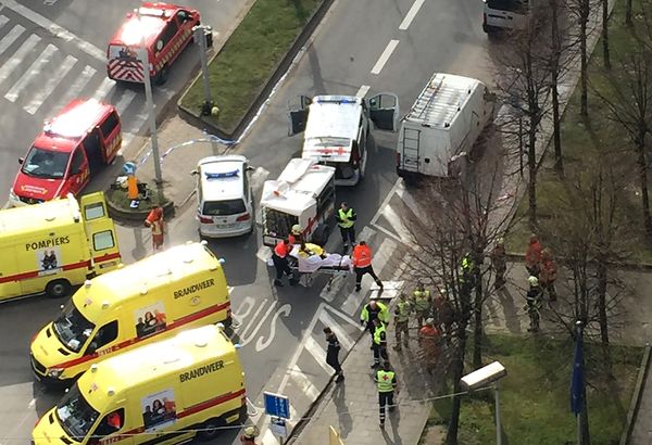 Rescue teams evacuate wounded people outside the Maalbeek metro station in Brussels on March 22, 2016 after a blast at this station located near the EU institutions Rescue teams evacuate wounded people outside the Maalbeek metro station in Brussels on March 22, 2016 after a blast at this station located near the EU institutions - Sputnik International
