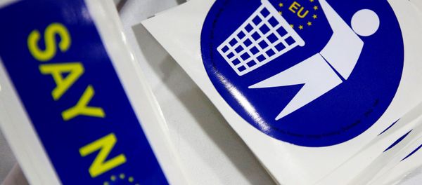 Badges with logos encouraging people to leave the EU are seen for sale on a stall at the UKIP party's spring conference, in Llandudno, Britain February 27, 2016. Badges with logos encouraging people to leave the EU are seen for sale on a stall at the UKIP party's spring conference, in Llandudno, Britain February 27, 2016. - Sputnik International