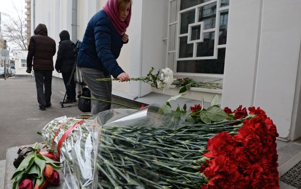 Memory vigil near Belgian Embassy in Moscow after explosions in Brussels - Sputnik International