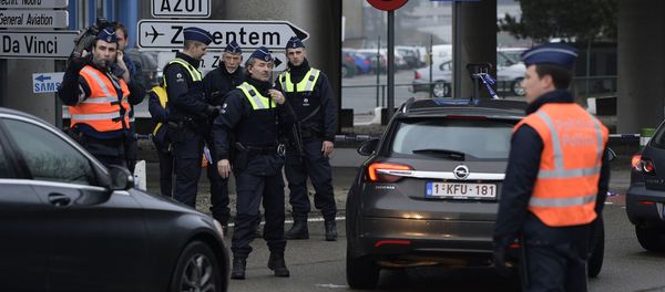 Policemen control motorists near Brussels airport in Zaventem on March 23, 2016 Policemen control motorists near Brussels airport in Zaventem on March 23, 2016 - Sputnik International