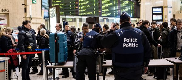 Police search passenger bags at the Central Station in Brussels on Wednesday, March 23, 2016 Police search passenger bags at the Central Station in Brussels on Wednesday, March 23, 2016 - Sputnik International