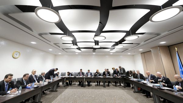 U.N. Special Envoy for Syria Staffan de Mistura (2nd R) meets with Syrian government representatives during Syrian Peace talks at the United Nations in Geneva, Switzerland, March 24, 2016 - Sputnik International