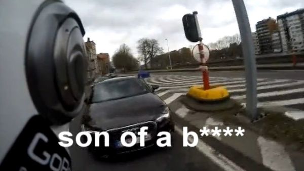 Motorcyclist challenges car driver - Sputnik International