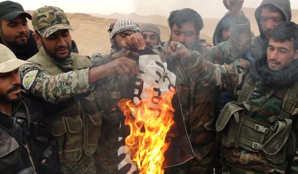 Syrian government army and militia fight for Palmyra Syrian government army and militia fight for Palmyra - Sputnik International