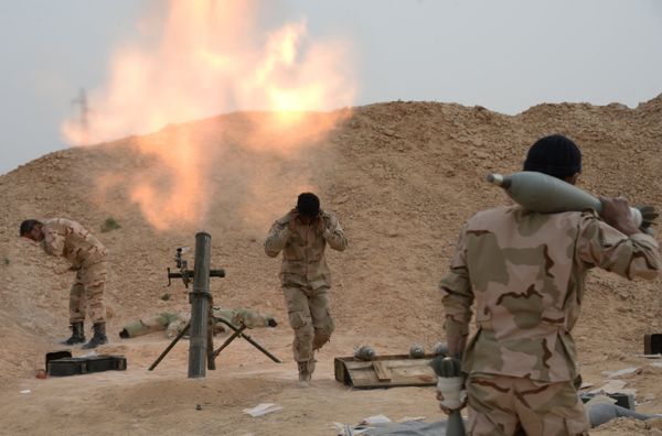 Syrian army and militias fight for Palmyra Syrian army and militias fight for Palmyra - Sputnik International
