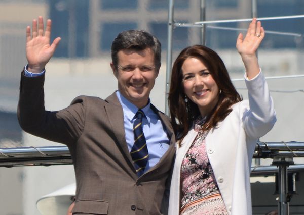 Danish Crown Princess Mary (R) and Crown Prince Frederik (L) wave to the press from a cruise boat during their inspection to the 2020 Tokyo Olympic and Paralympic Games facilities planned sites in Tokyo on March 27, 2015. Danish Crown Princess Mary (R) and Crown Prince Frederik (L) wave to the press from a cruise boat during their inspection to the 2020 Tokyo Olympic and Paralympic Games facilities planned sites in Tokyo on March 27, 2015. - Sputnik International