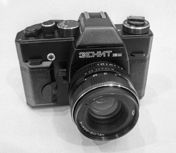 New Soviet 35-mm Zenit photo camera 15M at a wholesale fair of recreation and leisure goods. (File) - Sputnik International