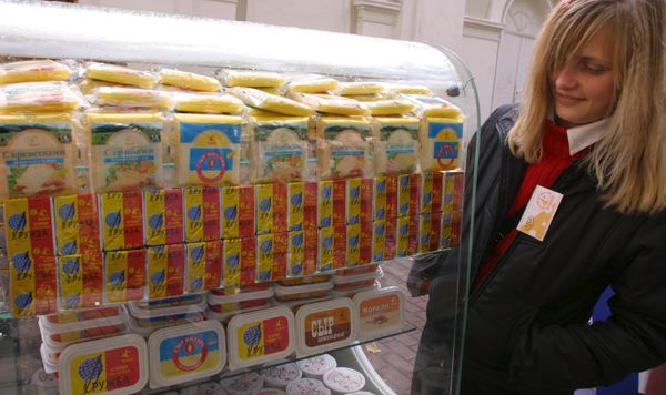 The Hermitage public garden hosted Moscow's maiden cheese festival to honor Druzhba processed cheese, which all Russians love, and the 70th establishment anniversary of the Moscow-based Karat processed cheese works  - Sputnik International