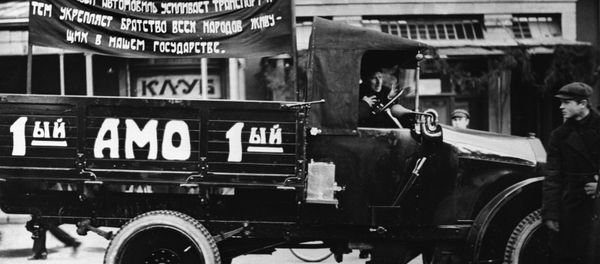 The first Soviet AMO-F-15 truck, made in 1924. A reproduction - Sputnik International