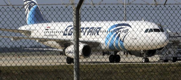 A hijacked Egyptair Airbus A320 airbus stands on the runway at Larnaca Airport in Larnaca, Cyprus , March 29, 2016 A hijacked Egyptair Airbus A320 airbus stands on the runway at Larnaca Airport in Larnaca, Cyprus , March 29, 2016 - Sputnik International