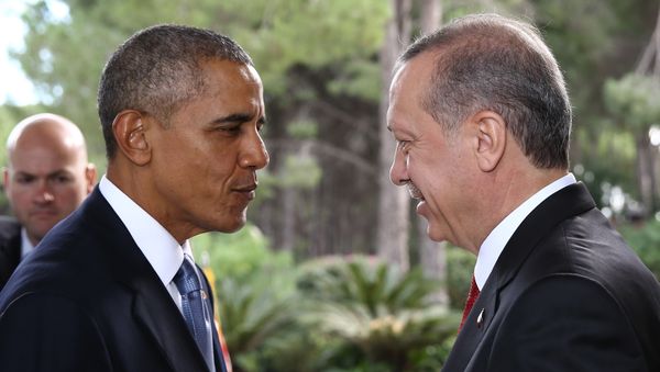 Turkish President Recep Tayyip Erdogan (R) receives US President Barack Obama (L) for a bilateral meeting as a part of the G20 Turkey Leaders Summit on November 15, 2015 in Antalya Turkish President Recep Tayyip Erdogan (R) receives US President Barack Obama (L) for a bilateral meeting as a part of the G20 Turkey Leaders Summit on November 15, 2015 in Antalya - Sputnik International