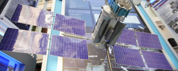 A GLONASS [Global Navigation Satellite System] satellite mock-up on display at the exhibition Space -- Elections -- Telecommunications - Sputnik International