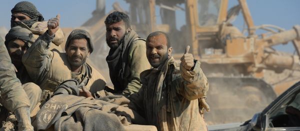 Syrian government army and militia on the fringes of Al Qaryatayn Syrian government army and militia on the fringes of Al Qaryatayn - Sputnik International