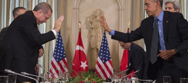 US President Barack Obama (R) greets Turkish President Recep Tayyip Erdogan prior to a meeting at the US Chief of Mission’s residence in Paris on December 1, 2015. US President Barack Obama (R) greets Turkish President Recep Tayyip Erdogan prior to a meeting at the US Chief of Mission’s residence in Paris on December 1, 2015. - Sputnik International