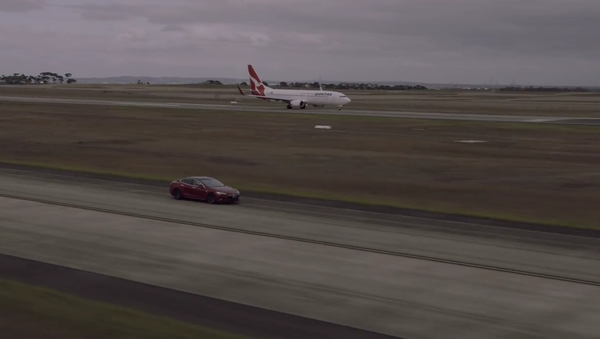 Qantas vs Tesla - Sputnik International