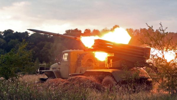 A BM-21 Grad multiple rocket launcher system fires during gun practice of the Baltic Fleet Coast Artillery Corps at the Pavenkovo range, Kaliningrad Region. - Sputnik International