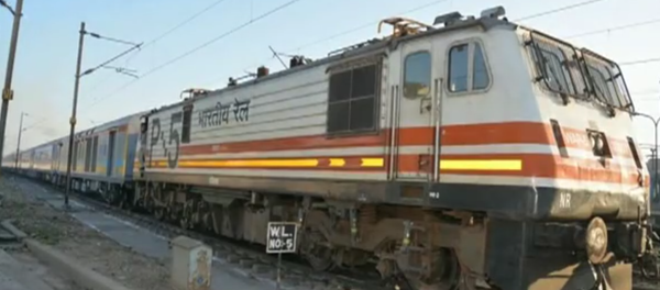 India's first semi-bullet train, Gatiman Express - Sputnik International