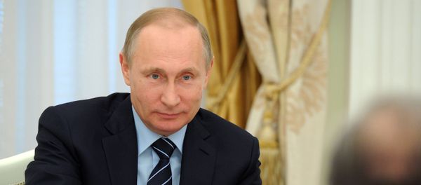 Russian President Vladimir Putin meets with French Senate President Gerard Larcher - Sputnik International