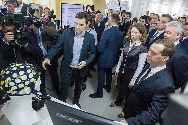 Prime Minister Dmitry Medvedev attended the presentation of the new technology at Neuromatrix - Sputnik International