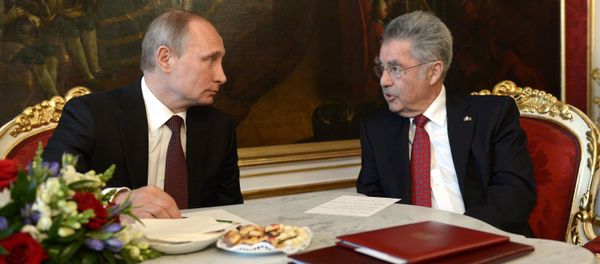 Presidents Vladimir Putin (left) of Russia and Heinz Fischer of Austria (File) - Sputnik International
