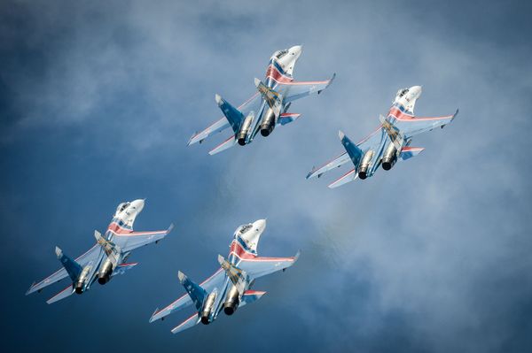 Top Class Aerobatics of Russian Knights - Sputnik International