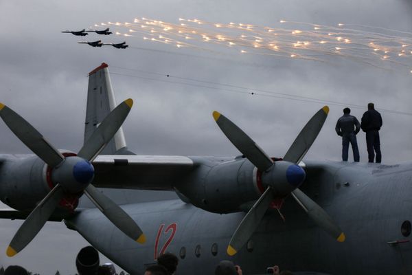 Top Class Aerobatics of Russian Knights - Sputnik International