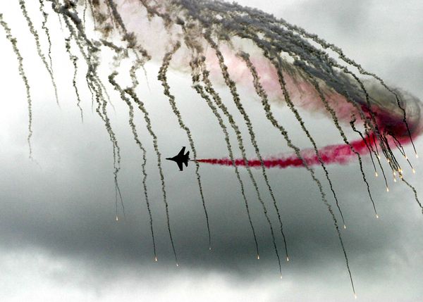 Top Class Aerobatics of Russian Knights - Sputnik International
