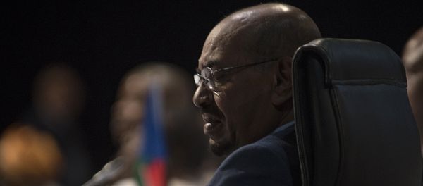 Sudanese President Omar al-Bashir attends the opening session of the AU summit in Johannesburg, Sunday, June 14, 2015 - Sputnik International