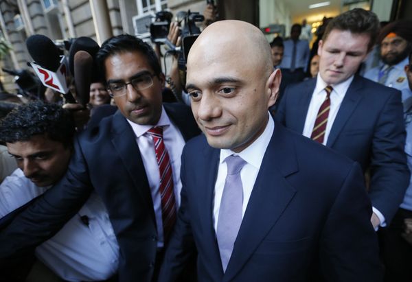 Britain's Business Secretary Sajid Javid leaves Bombay House, Tata Group head office in Mumbai, India, April 6, 2016. - Sputnik International