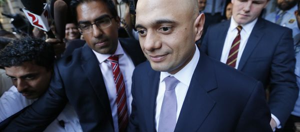 Britain's Business Secretary Sajid Javid leaves Bombay House, Tata Group head office in Mumbai, India, April 6, 2016. Britain's Business Secretary Sajid Javid leaves Bombay House, Tata Group head office in Mumbai, India, April 6, 2016. - Sputnik International