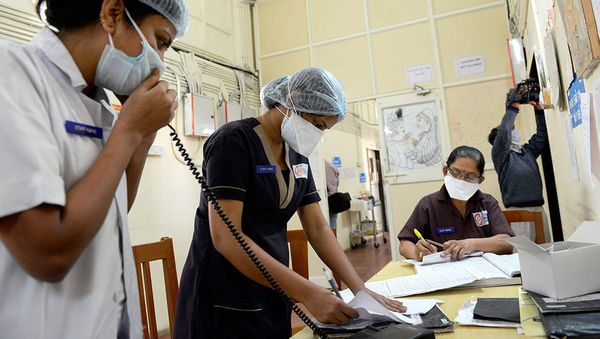 Indian medical staff at Ahmedabad Civil Hospital - Sputnik International