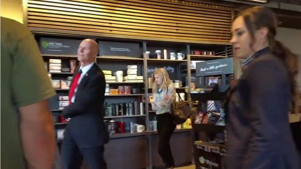 Governor Scott gets an earful - Sputnik International