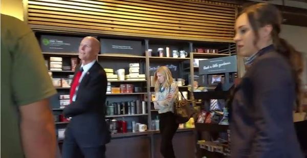 Governor Scott gets an earful - Sputnik International