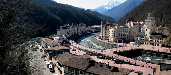 Skiing at Rosa Khutor Alpine Resort in spring - Sputnik International