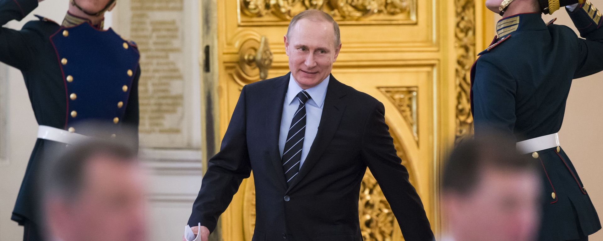 Президент России Владимир Путин перед заседанием российского организационного комитета Победа в Кремле Президент России Владимир Путин перед заседанием российского организационного комитета Победа в Кремле - Sputnik International, 1920, 21.09.2022