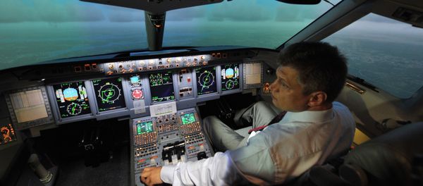 Staff personnel training center for Sukhoi Superjet 100 - Sputnik International