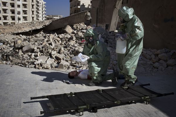Volunteers take part in a simulation of how to respond to a chemical attack, in the northern Syrian city of Aleppo (File) Volunteers take part in a simulation of how to respond to a chemical attack, in the northern Syrian city of Aleppo (File) - Sputnik International