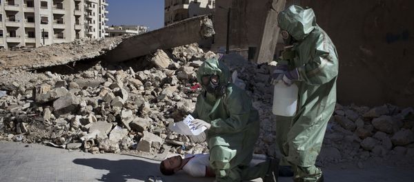 Volunteers take part in a simulation of how to respond to a chemical attack, in the northern Syrian city of Aleppo (File) - Sputnik International