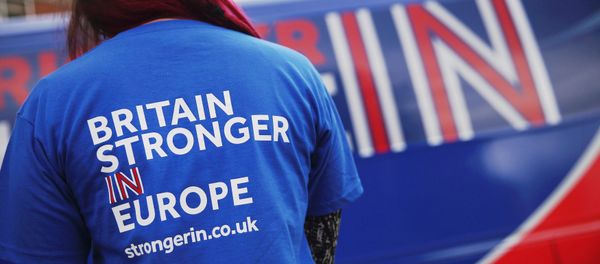 A students poses for a picture at the launch of the 'Brighter Future In' campaign bus at Exeter University in Exeter, Britain April 7, 2016. - Sputnik International