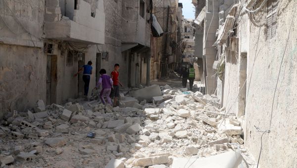 Residents inspect damages after an airstrike on the rebel held al-Maysar neighborhood in Aleppo, Syria, April 11, 2016. Residents inspect damages after an airstrike on the rebel held al-Maysar neighborhood in Aleppo, Syria, April 11, 2016. - Sputnik International