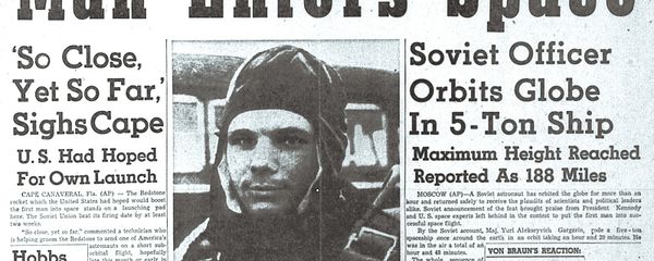 Soviet cosmonaut Yuri Gagarin, the first man to travel into space, hits the headline of the US paper The Huntsville Times on April 12, 1961 - Sputnik International
